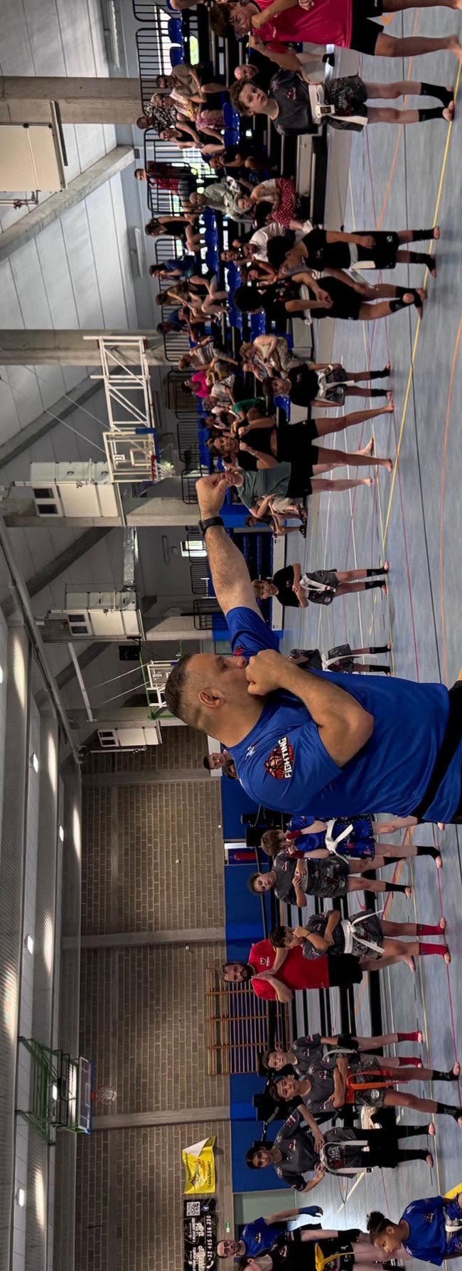 Ambiance conviviale pendant un cours de boxe Seniors 45+ à Trazegnies
