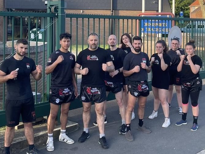 Cours de boxe et kickboxing pour adultes mixtes à Trazegnies
